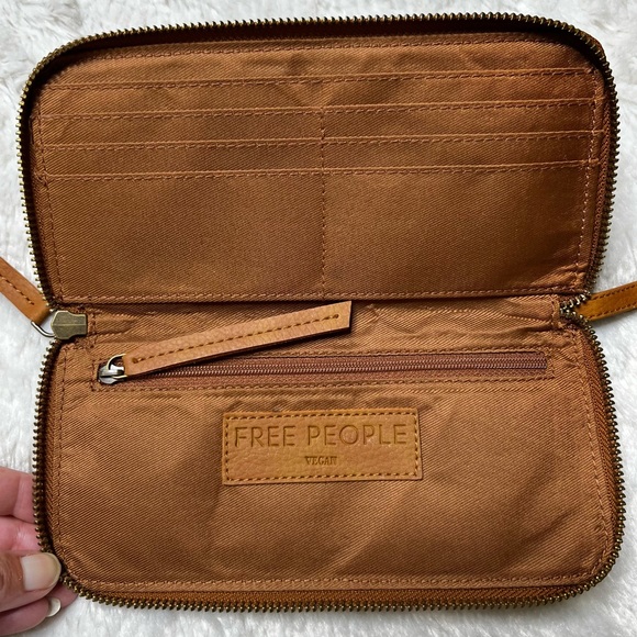 NWT Free People Distressed Vegan Zip Around Wallet in Brown - Picture 4 of 10
